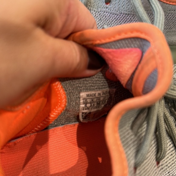 Yeezy Boost 350 V2 "Desert Sage" sneakers - Picture 3 of 8